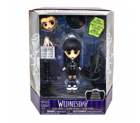 Merlina muñeca con accesoios